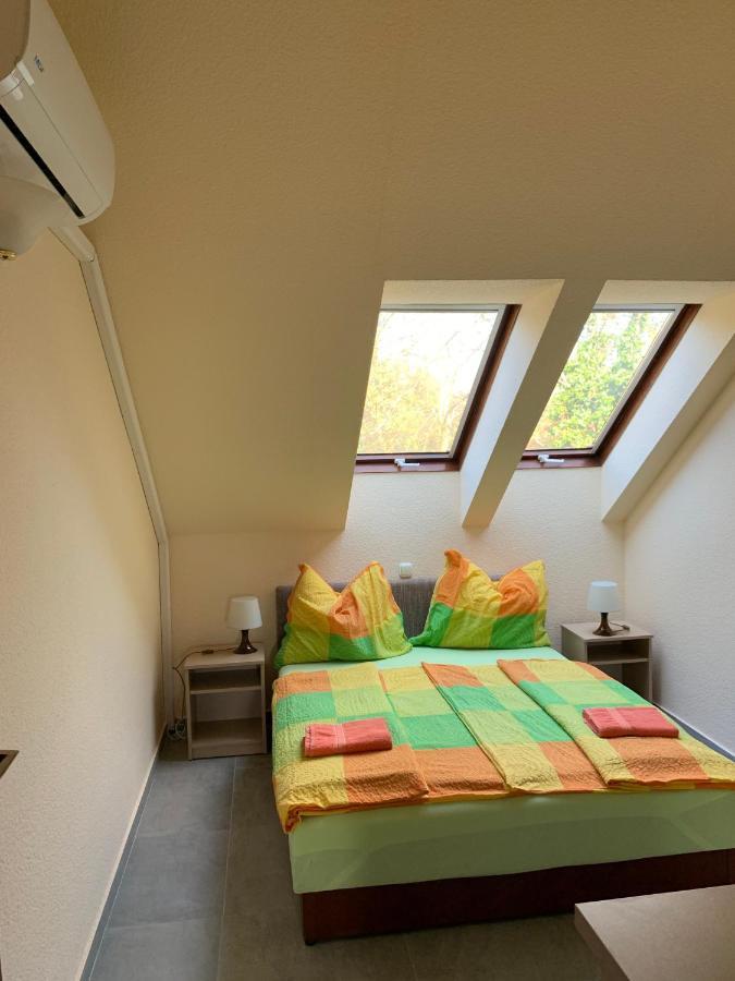 Balaton Kinizsi Apartman Siófok Buitenkant foto