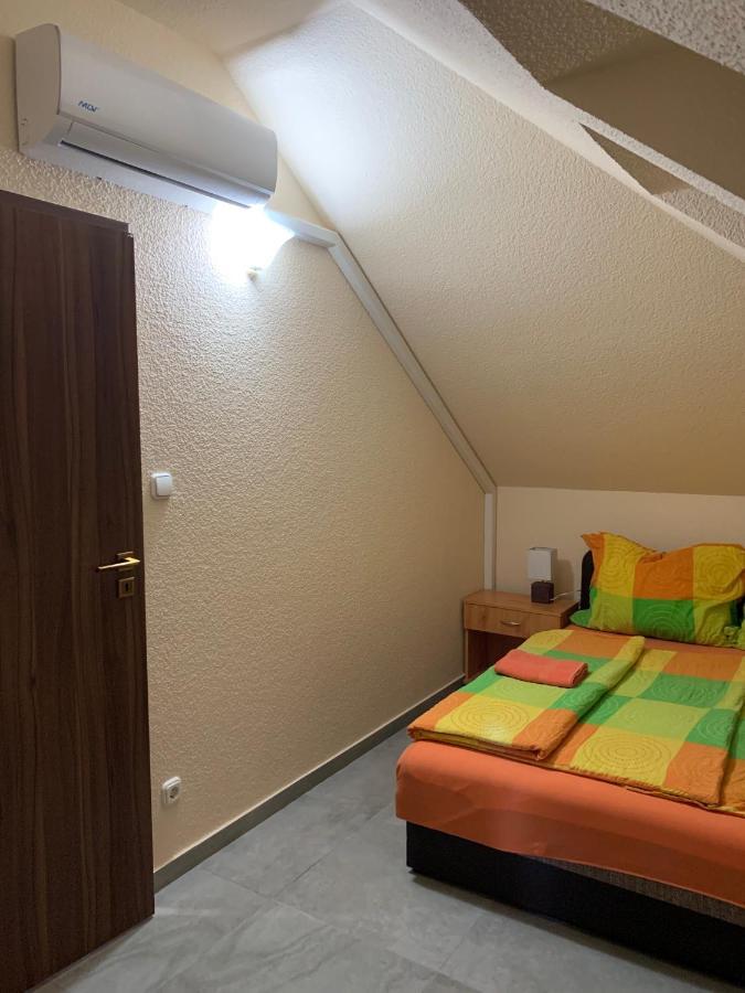 Balaton Kinizsi Apartman Siófok Buitenkant foto