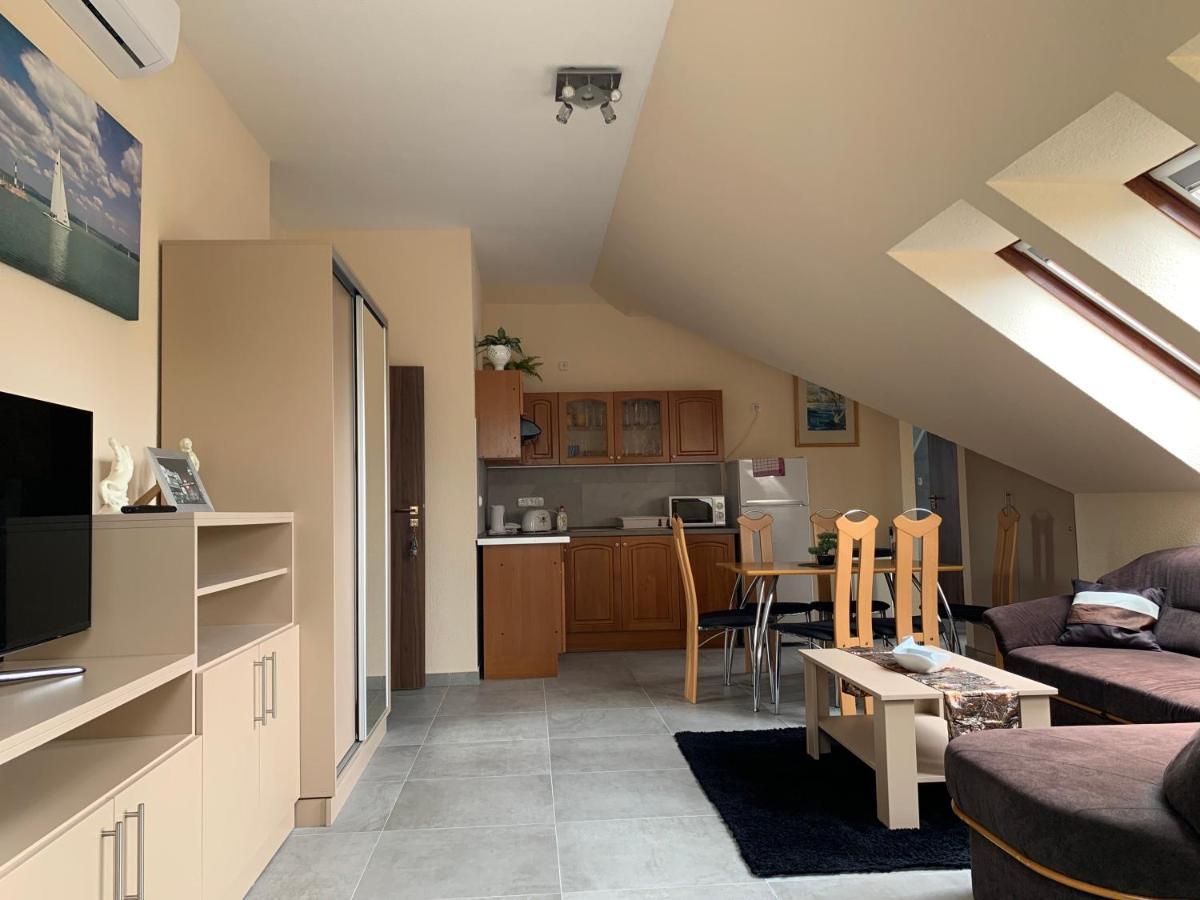Balaton Kinizsi Apartman Siófok Buitenkant foto