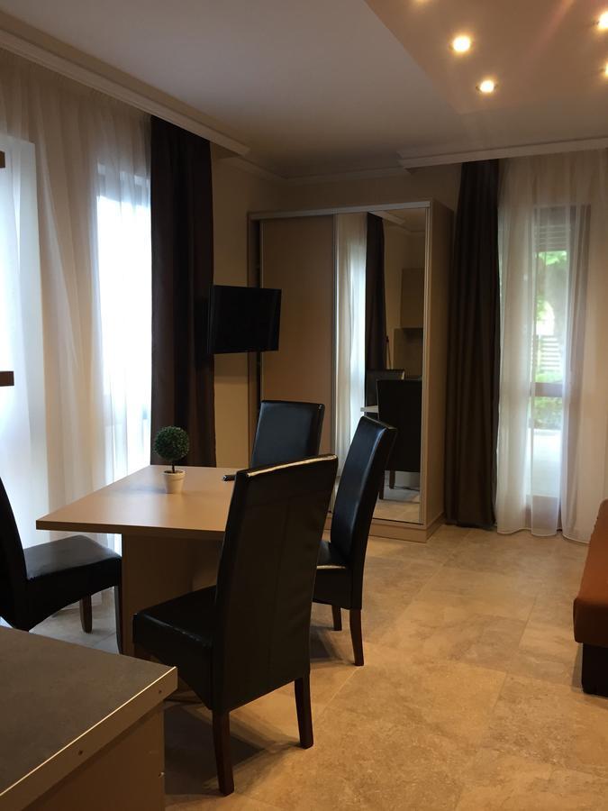 Balaton Kinizsi Apartman Siófok Buitenkant foto